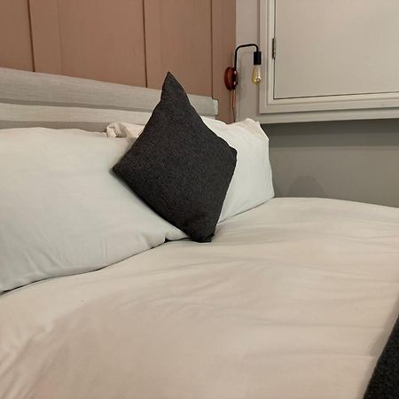 El Camino Suites Stamford Szoba fotó